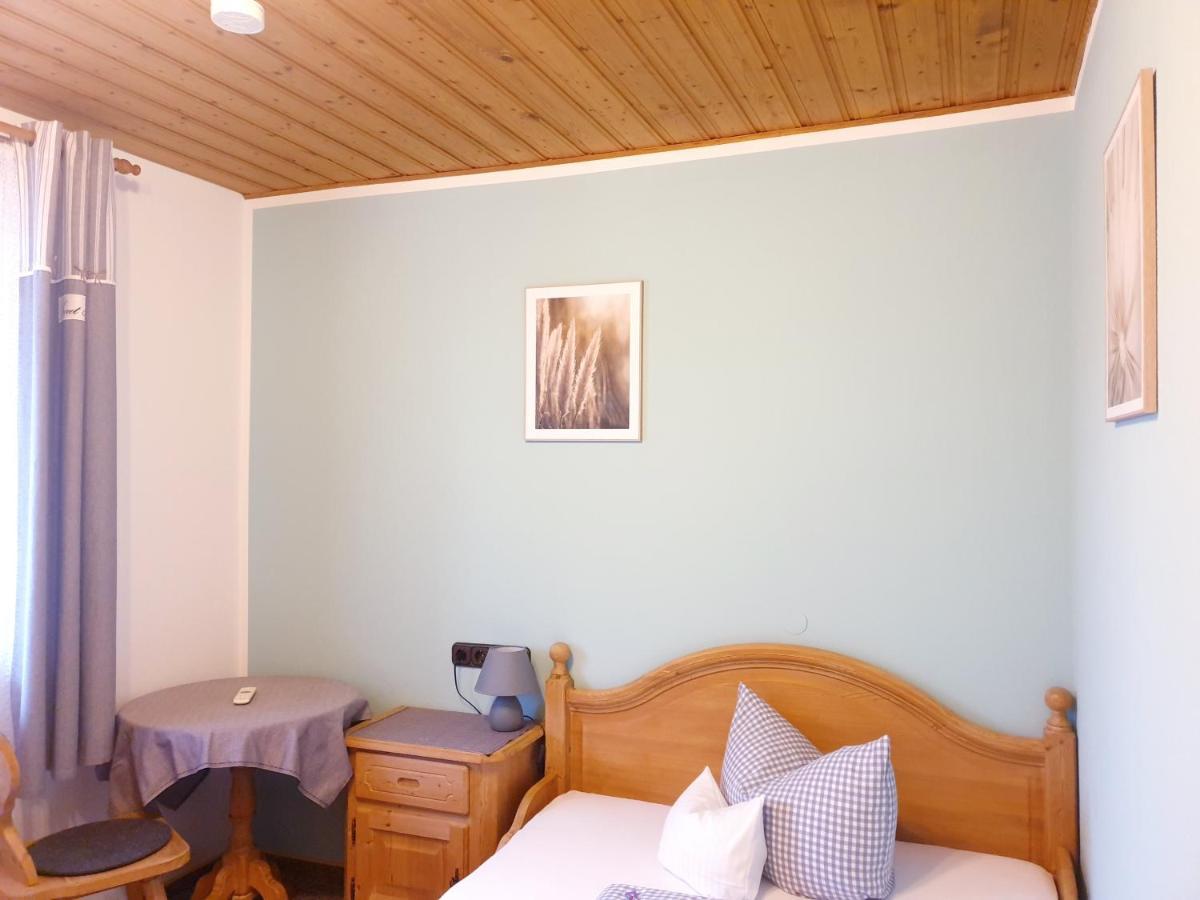 Pension Zum Krug, Messe Muenchen Hergolding Εξωτερικό φωτογραφία